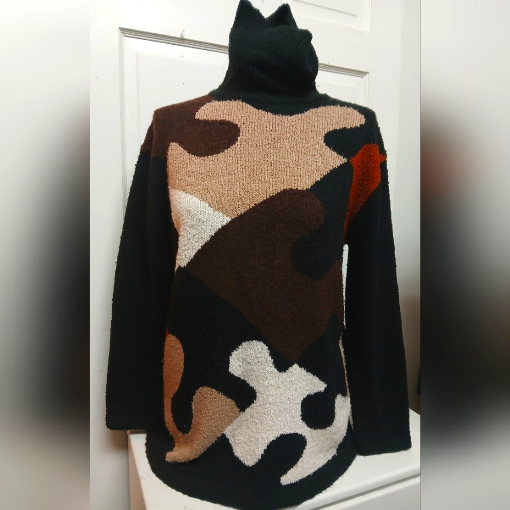 Designer Original Studio Women's Turtle Neck Long Sleeve Pullover Small Sweater